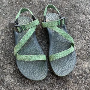 Green Strap Women’s 8 Chacos